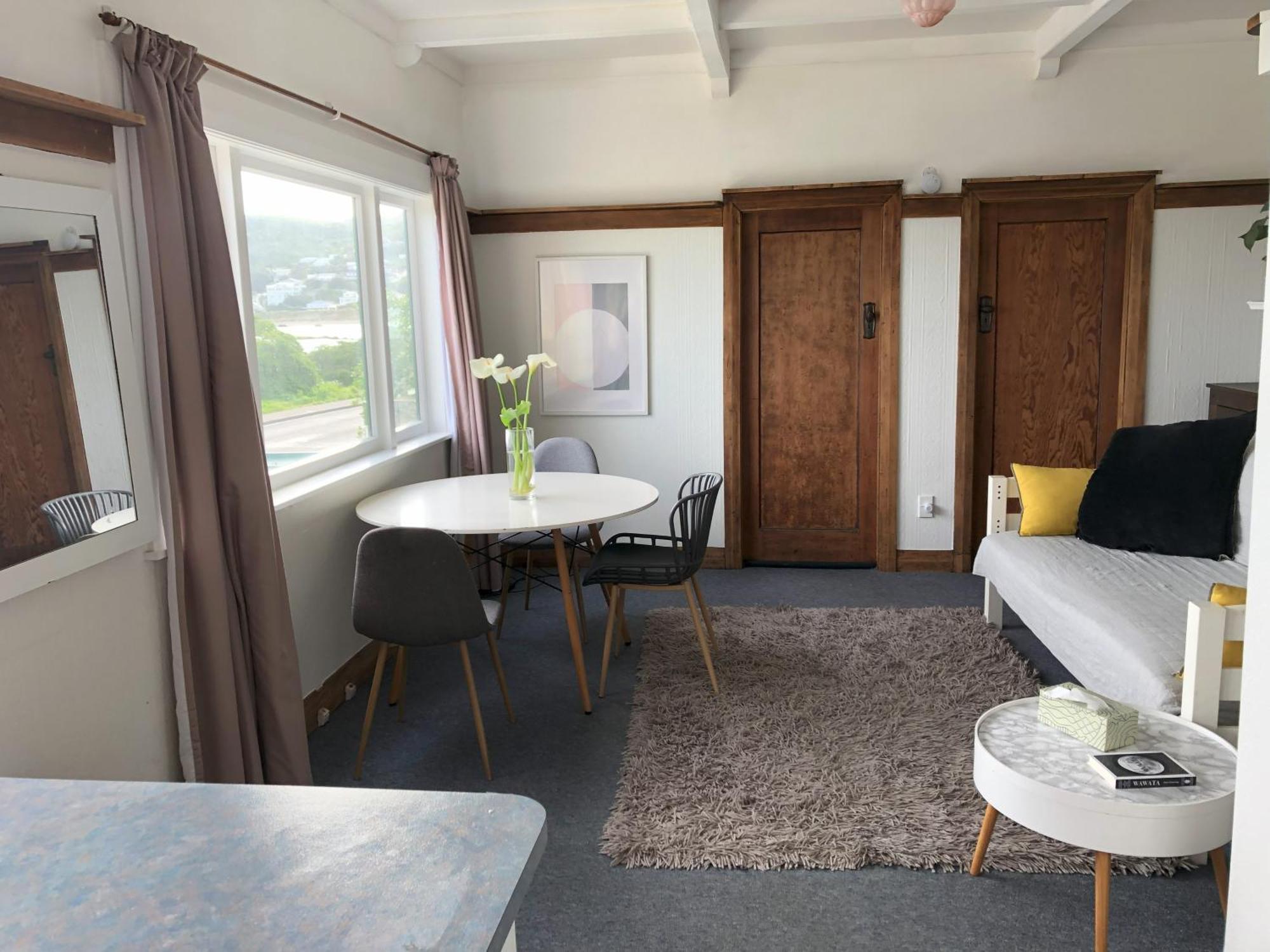 Seafront Haven In Island Bay With Deck, Outdoor Bath, And Parking Apartment Wellington Exterior photo